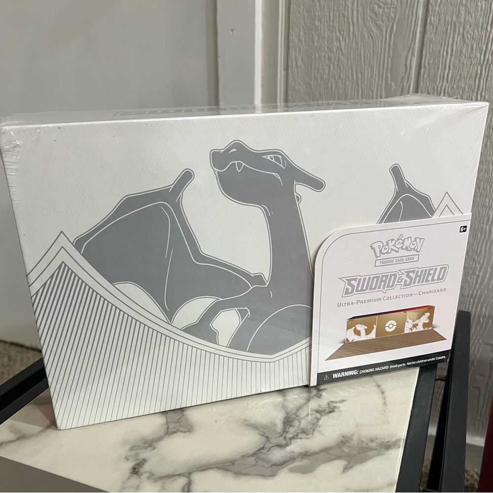 Pokémon TCG Sword & Shield Ultra-Premium Collection